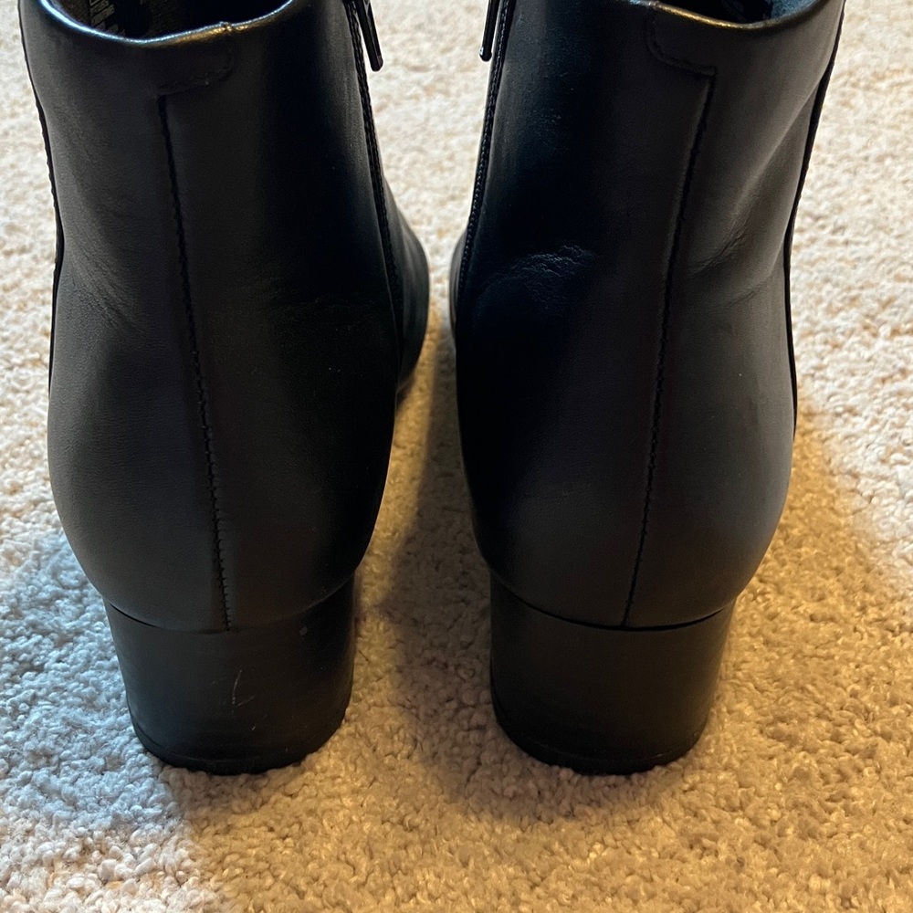 Clarks Ultimate Comfort Collection 7.5 Low Heel Zipper Boots Black - Picture 3 of 9